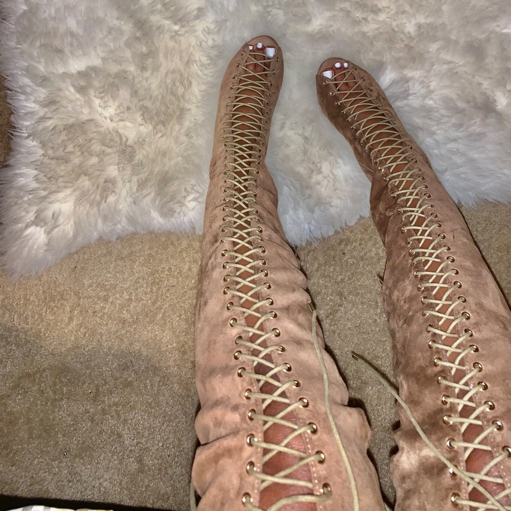 NEVER WORN Brown Heeled Lace Up Boots